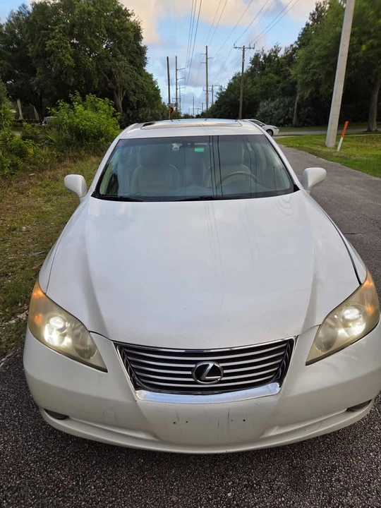 2009 Lexus ES 5th Gen - Image 2 of 18