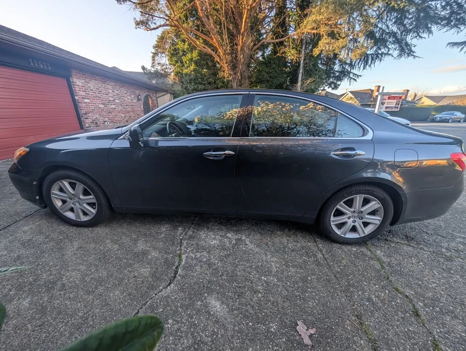 2009 Lexus ES 5th Gen - Image 2 of 20