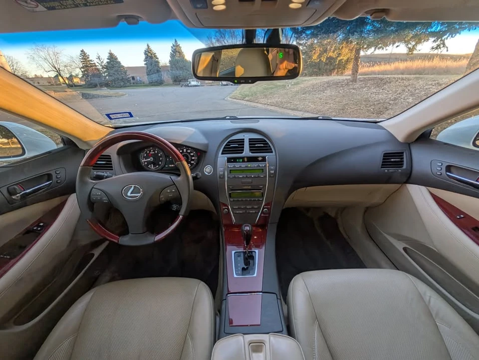 2009 Lexus ES 5th Gen - Image 17 of 20