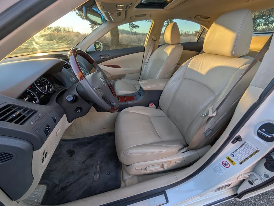 2009 Lexus ES 5th Gen - Image 12 of 20