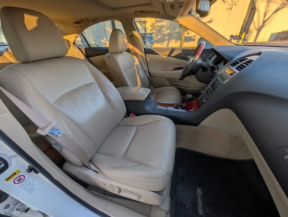 2009 Lexus ES 5th Gen - Image 16 of 20