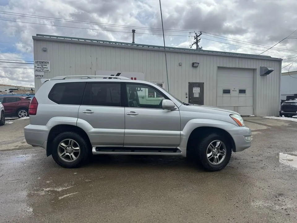 2009 Lexus GX 1st Gen - Image 2 of 17