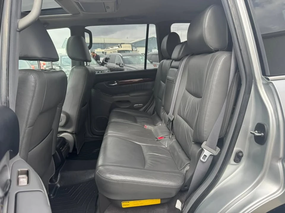 2009 Lexus GX 1st Gen - Image 14 of 17