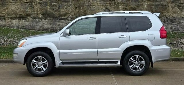 2009 Lexus GX 1st Gen - Image 2 of 17