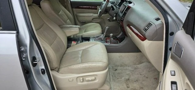 2009 Lexus GX 1st Gen - Image 16 of 17