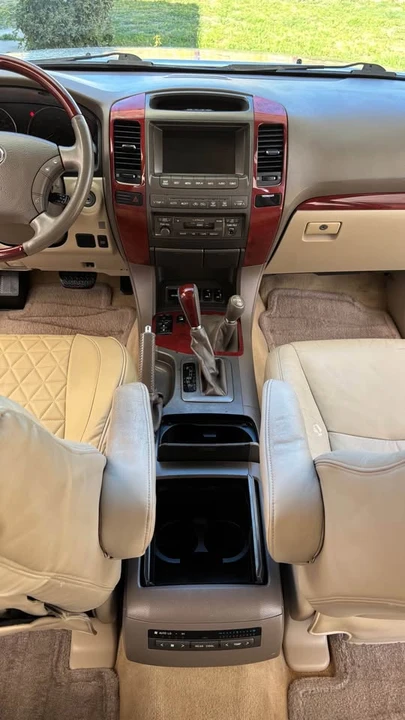 2009 Lexus GX 1st Gen - Image 6 of 11