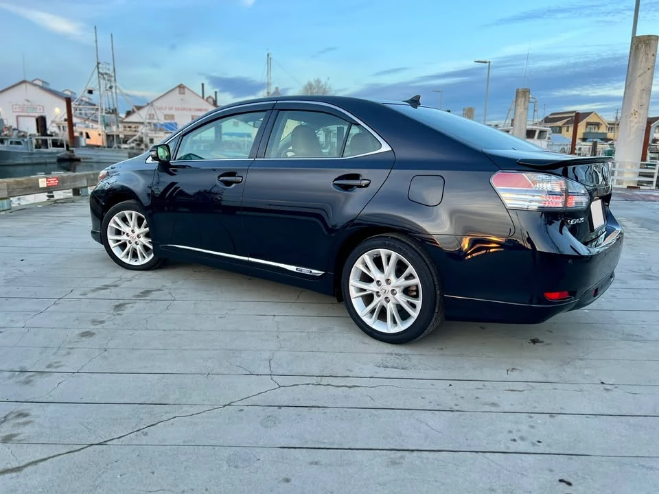 2009 Lexus HS - Image 10 of 20