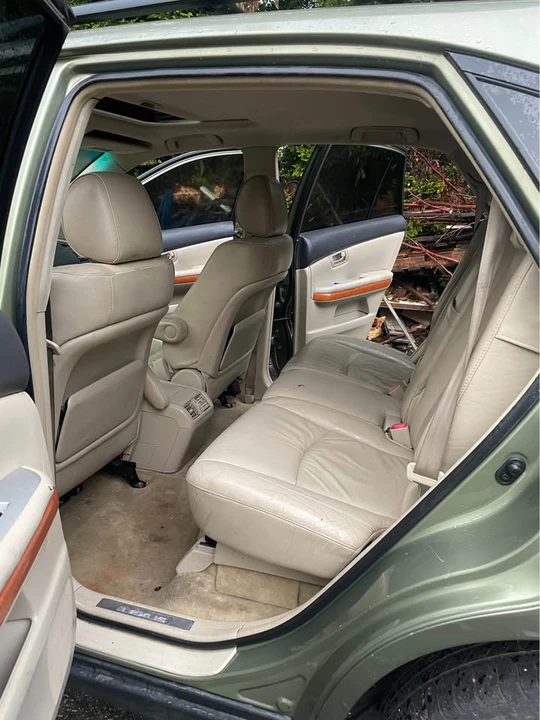 2009 Lexus HS - Image 16 of 18