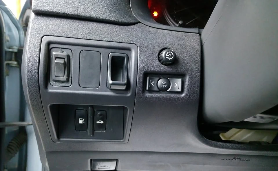 2009 Lexus IS 2nd Gen - Image 16 of 20