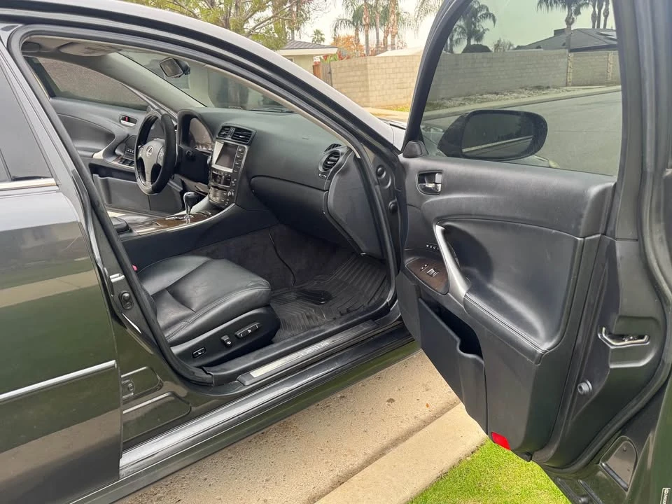 2009 Lexus IS 2nd Gen - Image 4 of 11