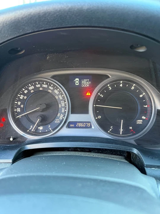 2009 Lexus IS 2nd Gen - Image 11 of 16