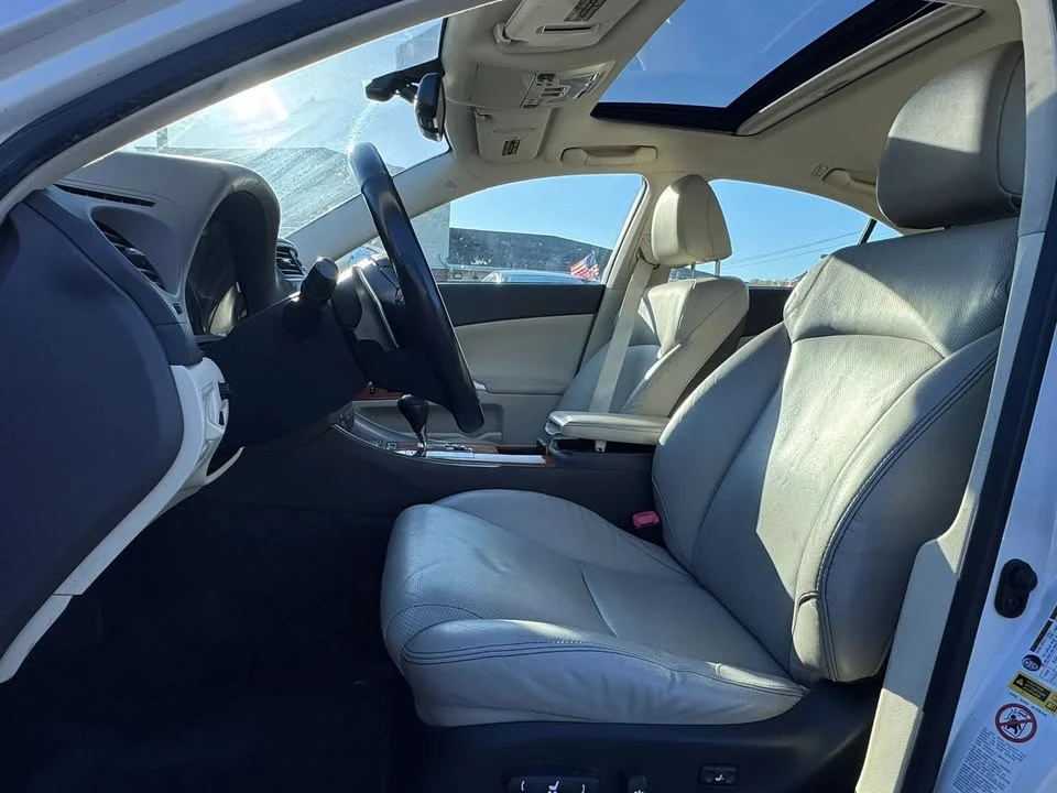 2009 Lexus IS 2nd Gen - Image 11 of 20