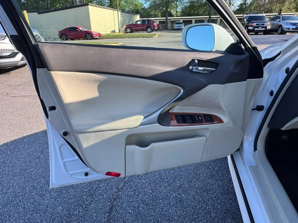 2009 Lexus IS 2nd Gen - Image 9 of 20