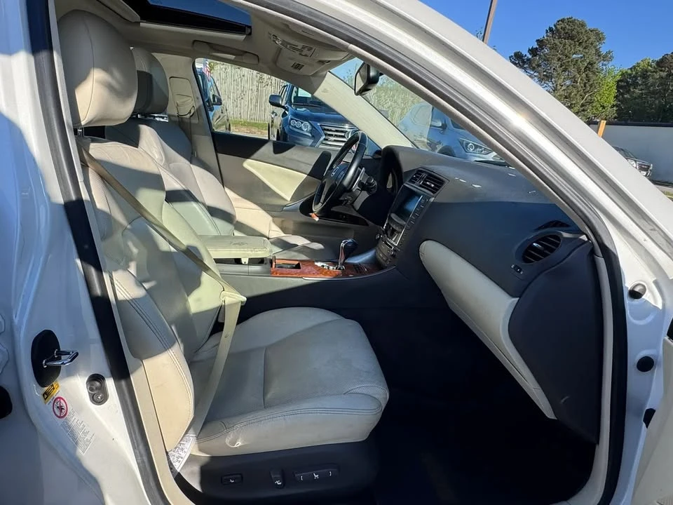 2009 Lexus IS 2nd Gen - Image 15 of 20