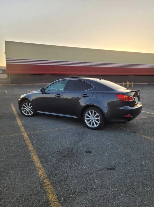 2009 Lexus IS 2nd Gen - Image 4 of 10
