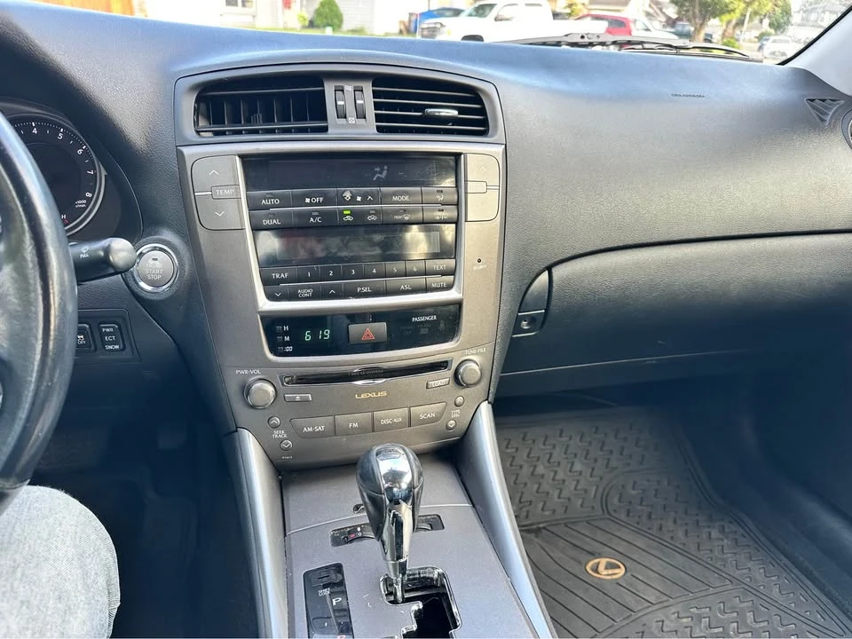2009 Lexus IS 2nd Gen - Image 14 of 17