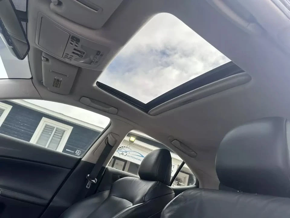 2009 Lexus IS 2nd Gen - Image 15 of 19