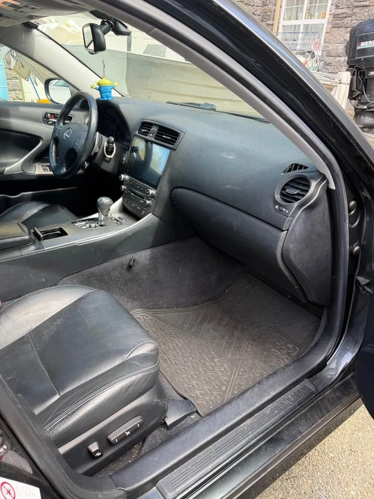 2009 Lexus IS 2nd Gen - Image 6 of 10