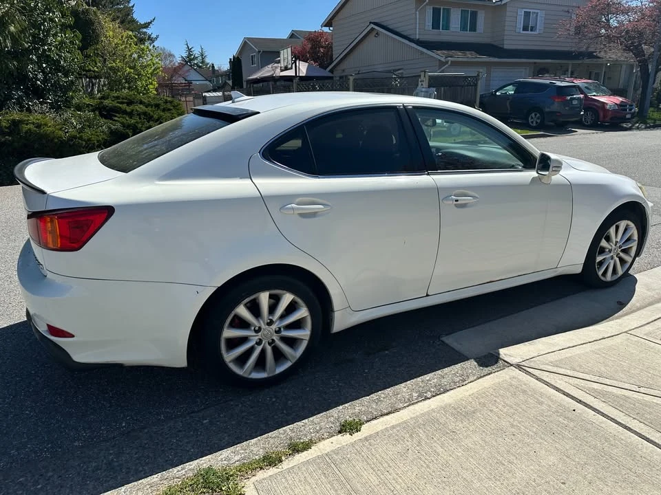 2009 Lexus IS 2nd Gen - Image 4 of 10