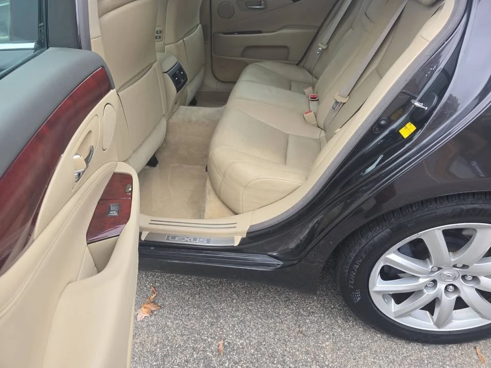 2009 Lexus LS 4th Gen - Image 17 of 18