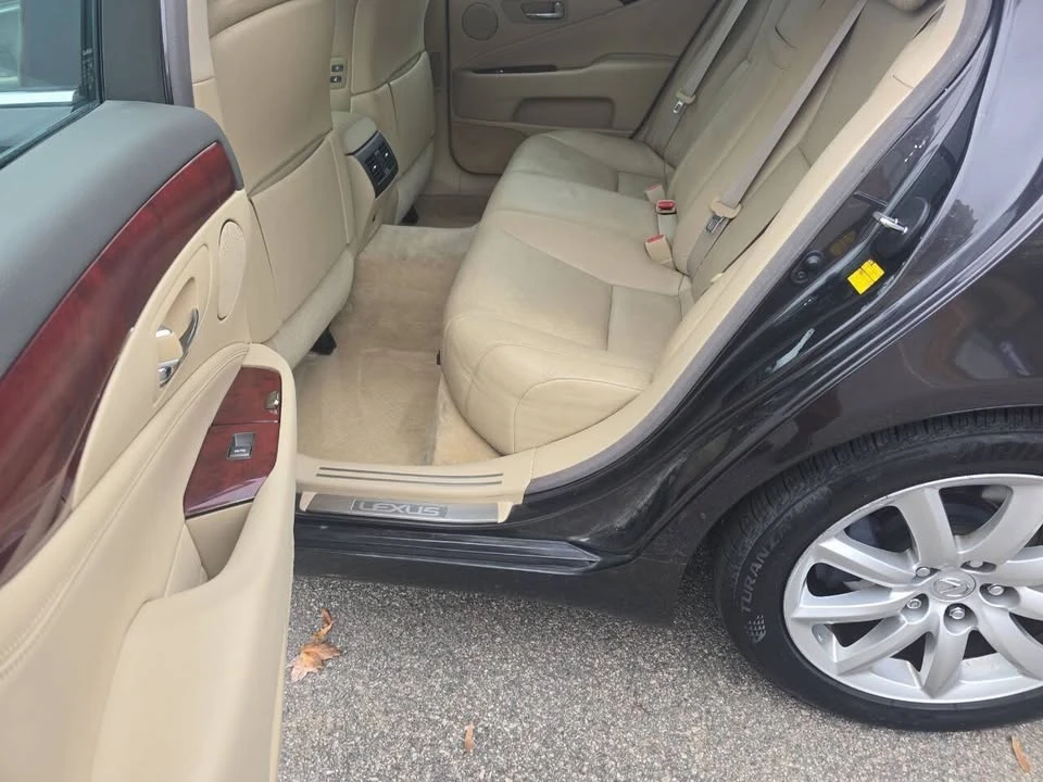 2009 Lexus LS 4th Gen - Image 11 of 20