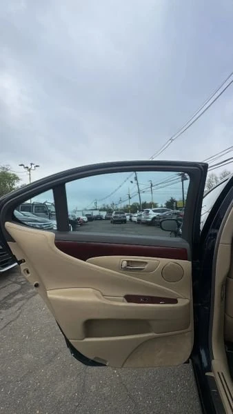 2009 Lexus LS 4th Gen - Image 13 of 20