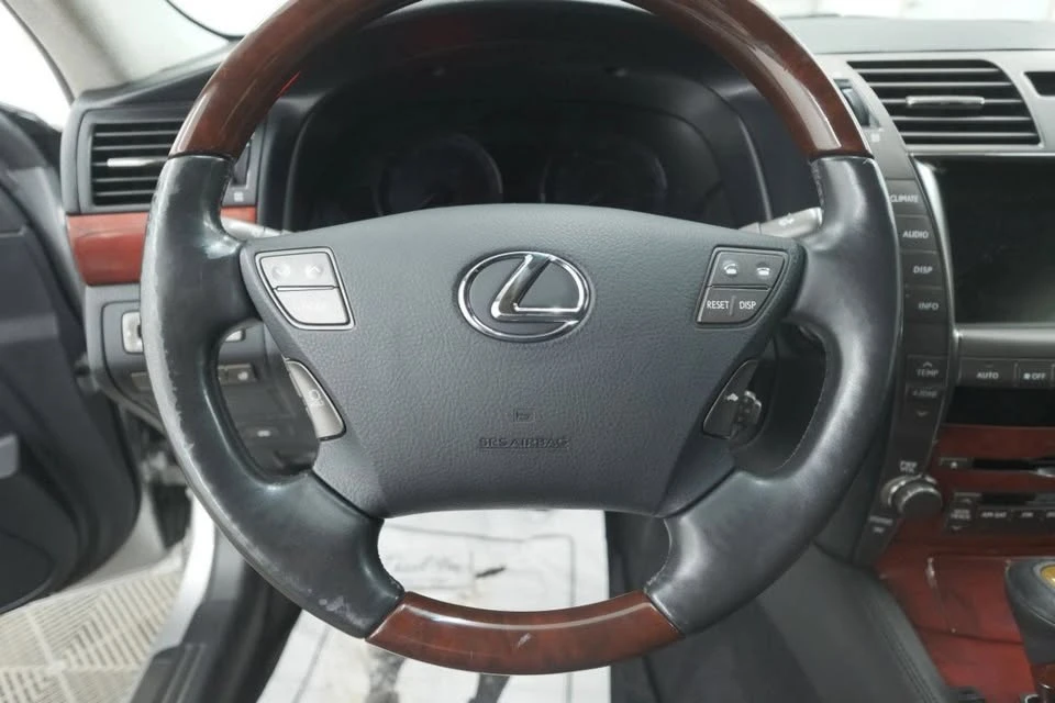 2009 Lexus LS 4th Gen - Image 14 of 20