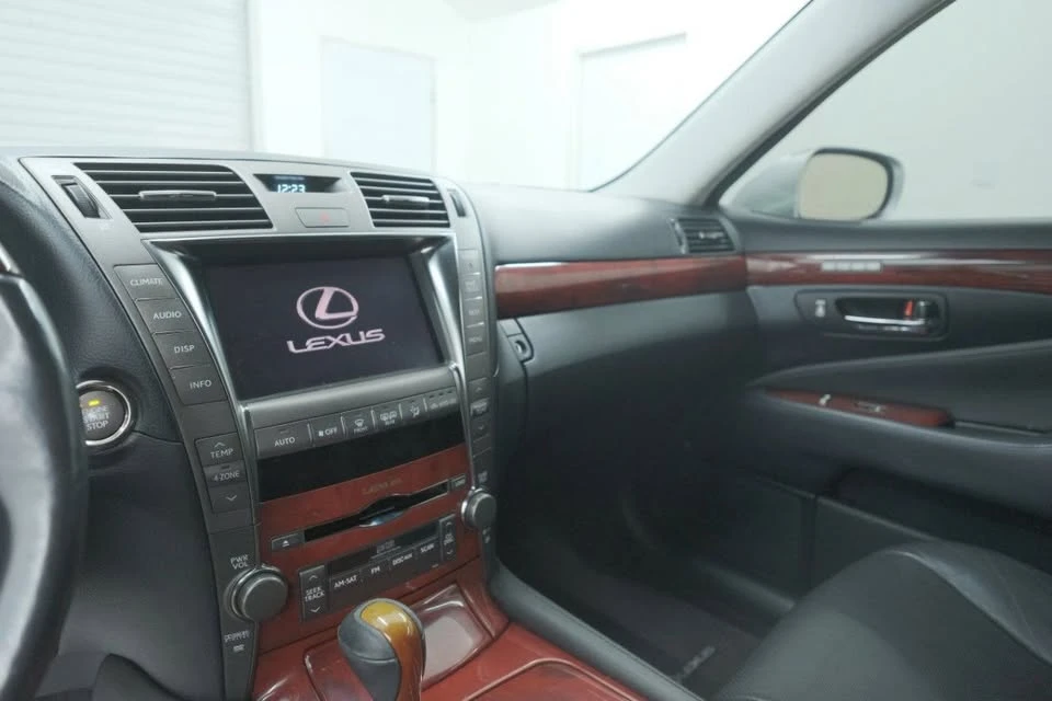 2009 Lexus LS 4th Gen - Image 16 of 20