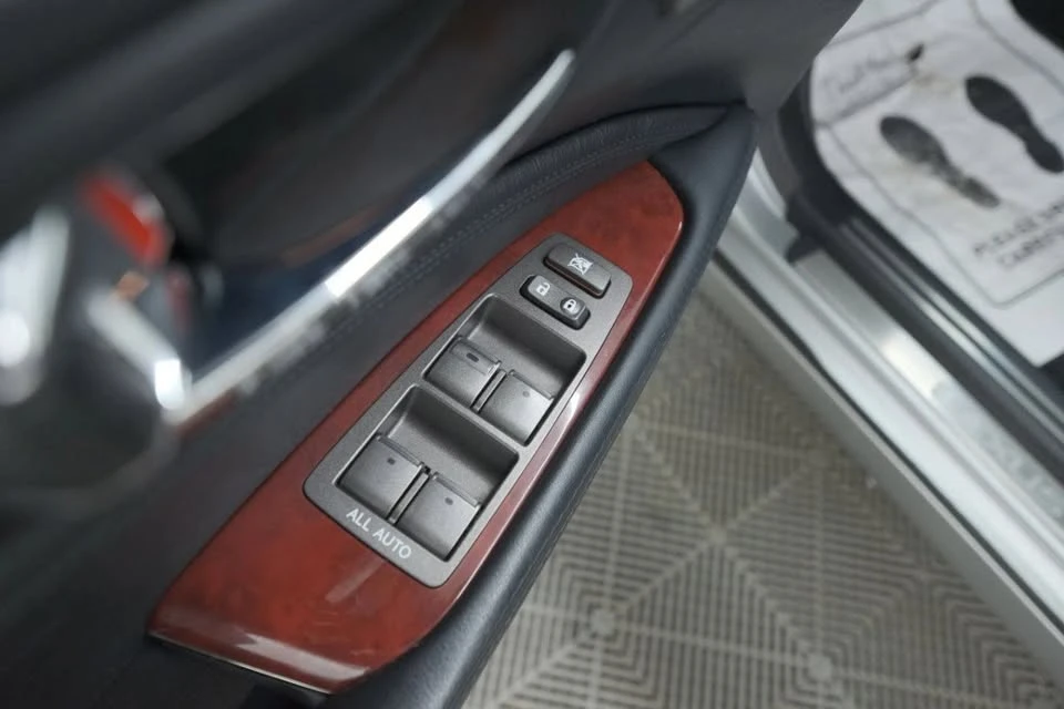 2009 Lexus LS 4th Gen - Image 8 of 20