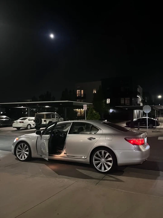 2009 Lexus LS 4th Gen - Image 3 of 8