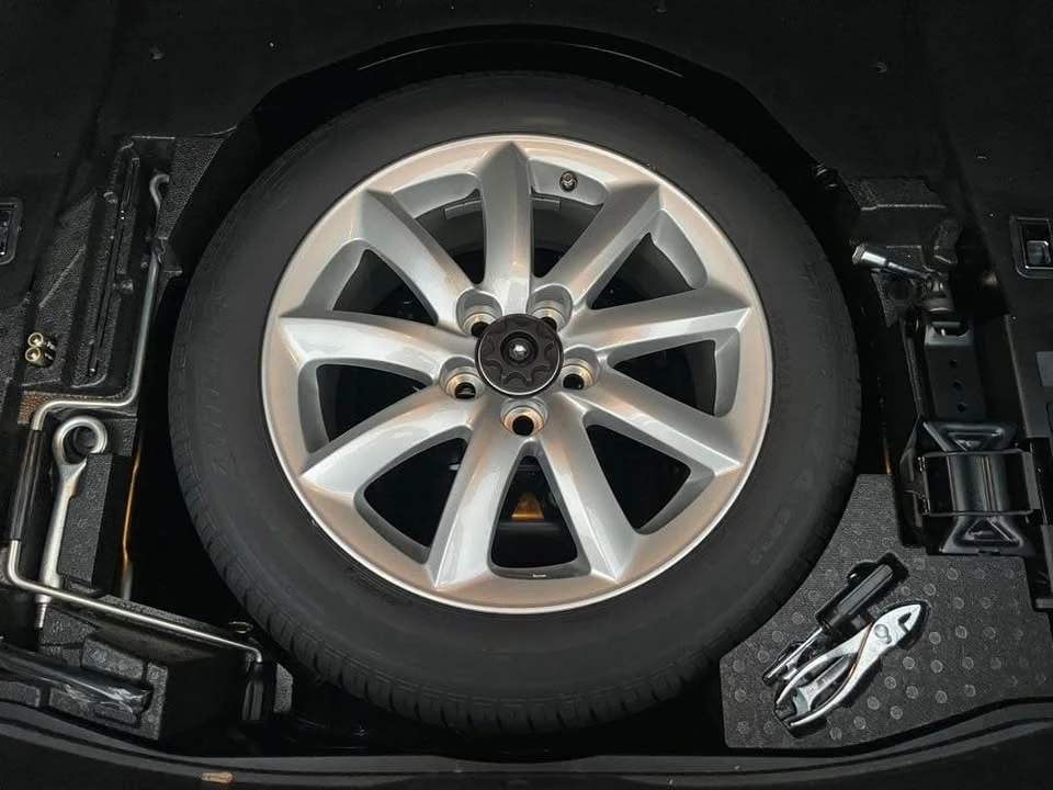 2009 Lexus LS 4th Gen - Image 11 of 12