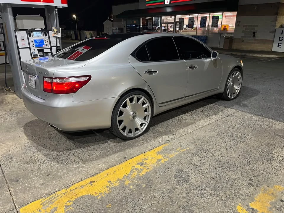 2009 Lexus LS 4th Gen - Image 6 of 10
