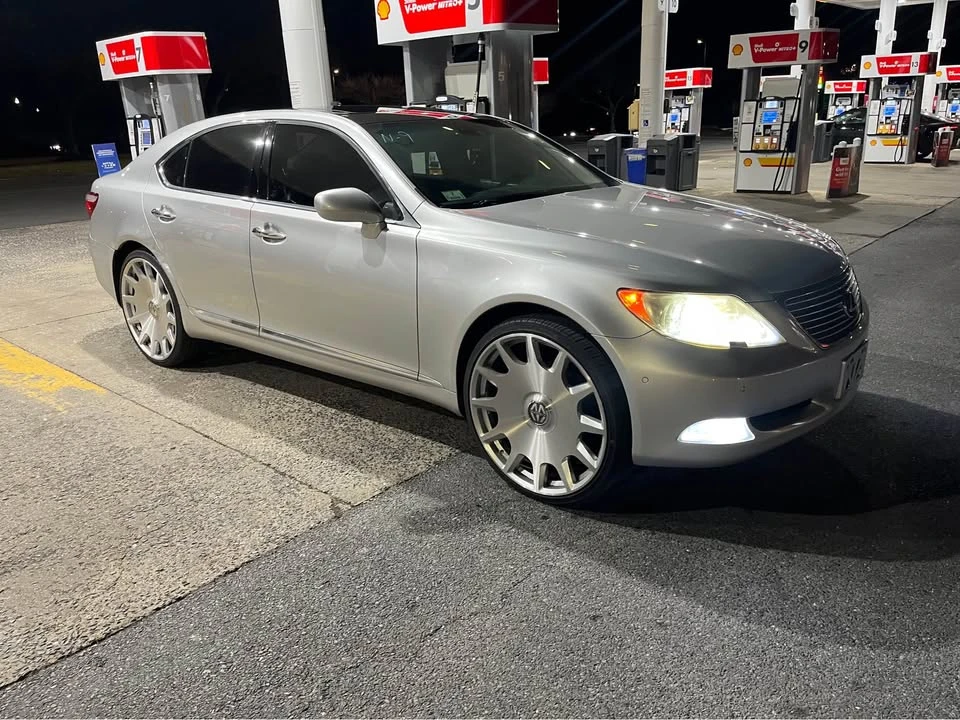 2009 Lexus LS 4th Gen - Image 5 of 10