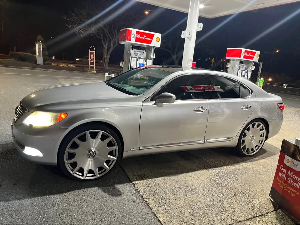 2009 Lexus LS 4th Gen - Image 3 of 10