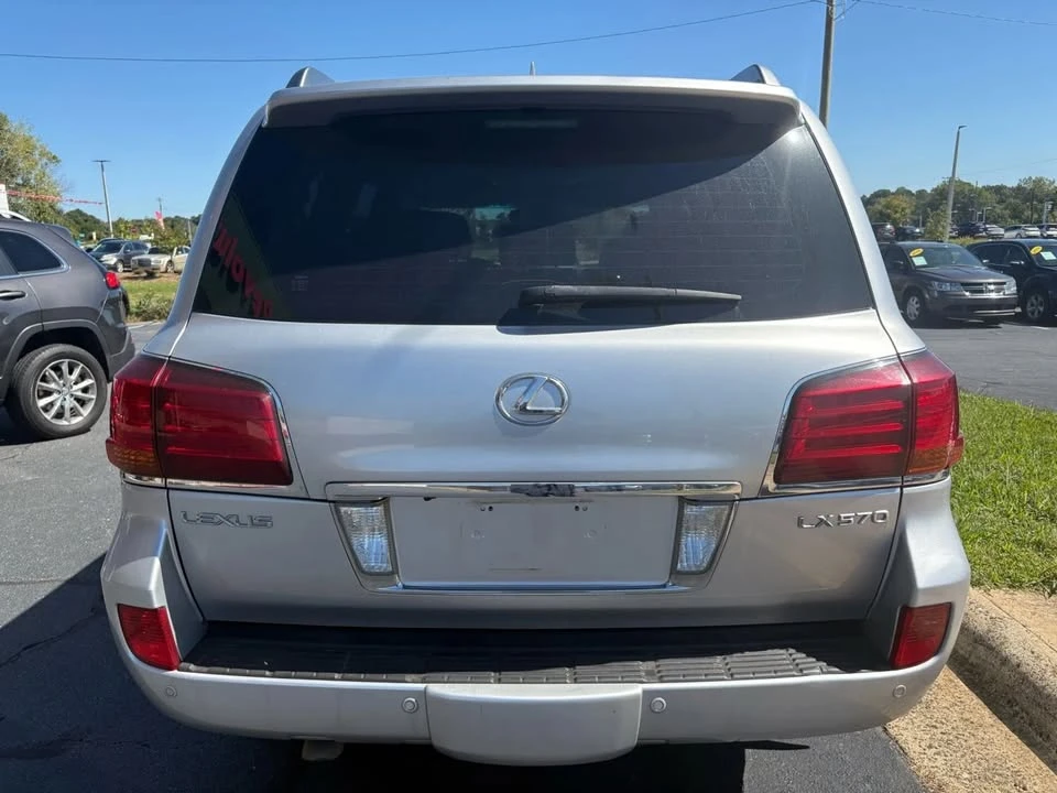 2009 Lexus LX 3rd Gen - Image 5 of 17