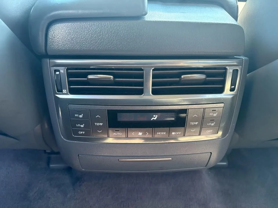 2009 Lexus LX 3rd Gen - Image 11 of 17