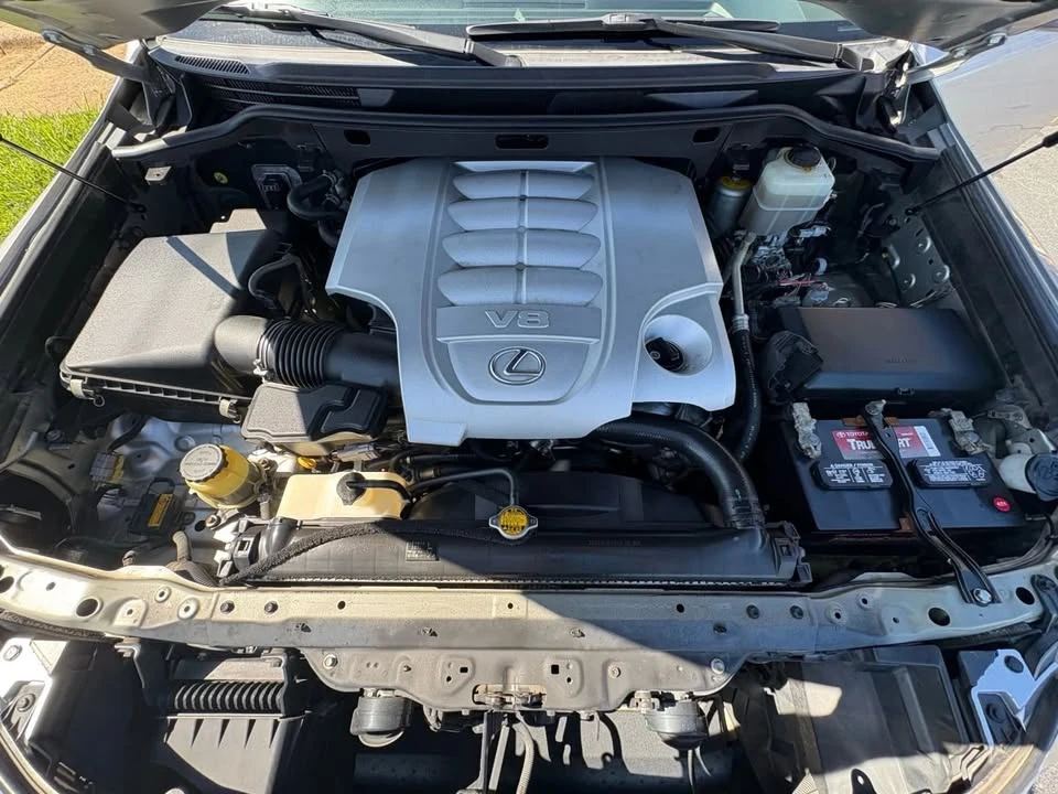 2009 Lexus LX 3rd Gen - Image 16 of 17