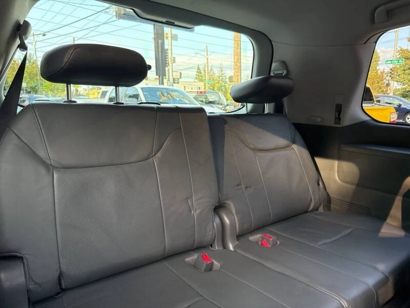 2009 Lexus LX 3rd Gen - Image 18 of 19