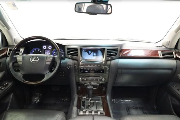 2009 Lexus LX 3rd Gen - Image 6 of 11