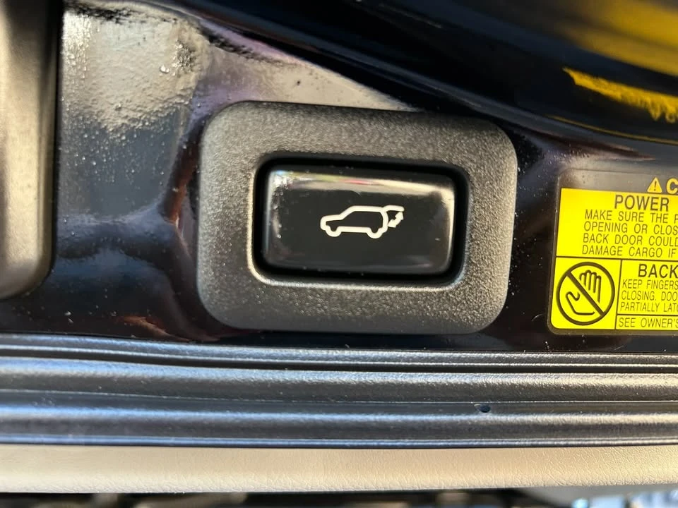 2009 Lexus LX 3rd Gen - Image 18 of 20