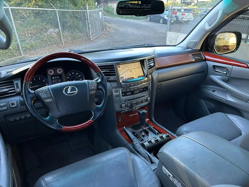 2009 Lexus LX 3rd Gen - Image 12 of 20