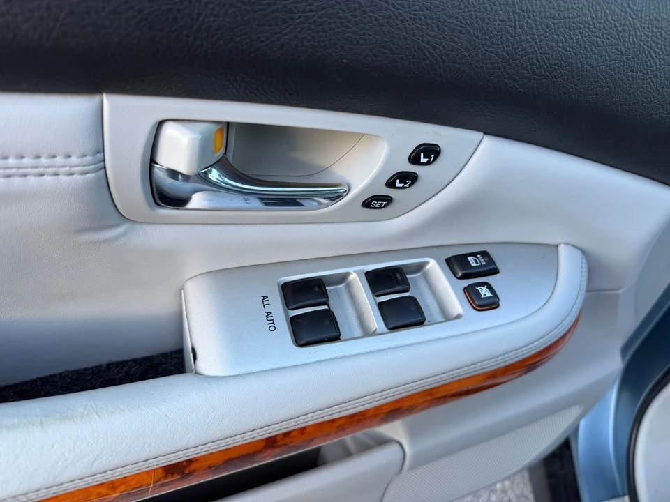2009 Lexus RX 3rd Gen - Image 10 of 13