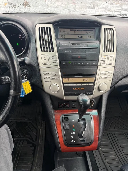 2009 Lexus RX 3rd Gen - Image 11 of 14