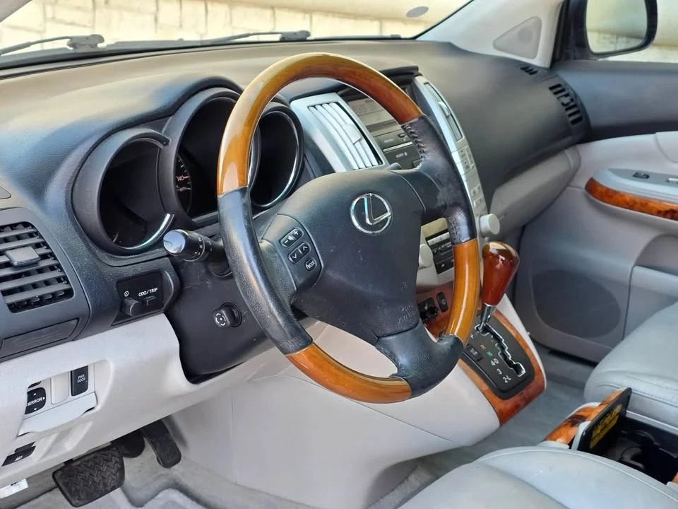 2009 Lexus RX 2nd Gen - Image 10 of 20