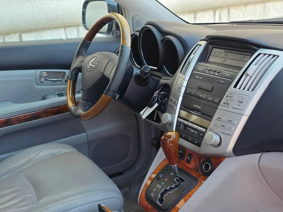 2009 Lexus RX 2nd Gen - Image 18 of 20