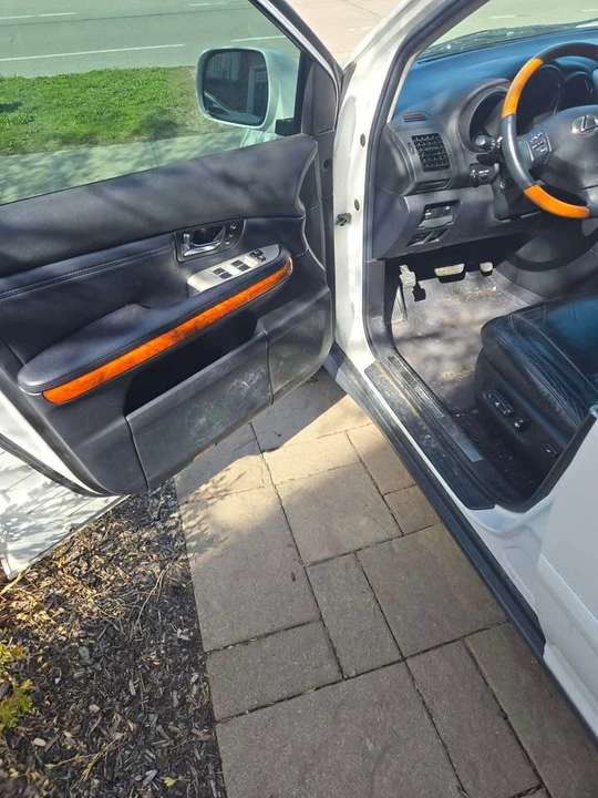 2009 Lexus RX 2nd Gen - Image 7 of 13