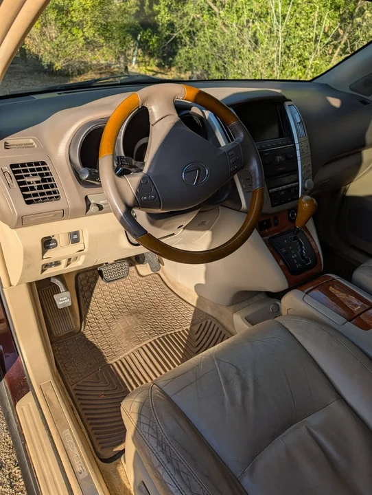 2009 Lexus RX 2nd Gen - Image 3 of 4