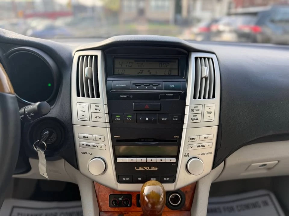 2009 Lexus RX 3rd Gen - Image 13 of 16