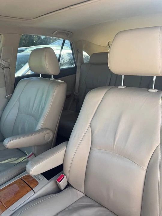 2009 Lexus RX 2nd Gen - Image 6 of 8