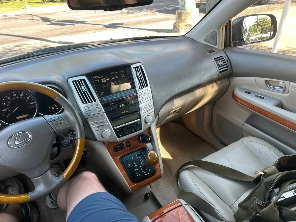 2009 Lexus RX 2nd Gen - Image 8 of 18